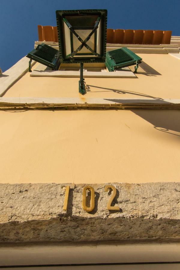 Belem Skinny House Lisbon Bagian luar foto